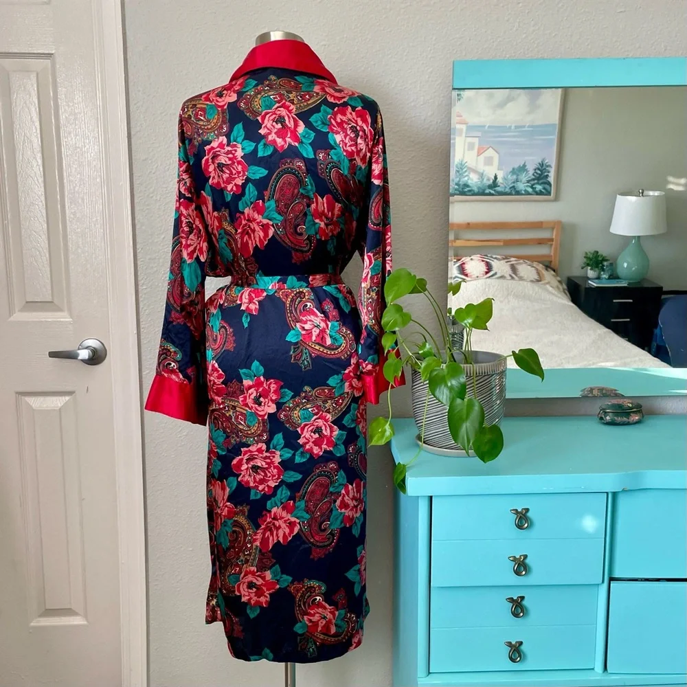 Vintage Gold Label Victoria's Secret Navy Blue & Red Floral Paisley Satin Robe - Picture 4 of 9